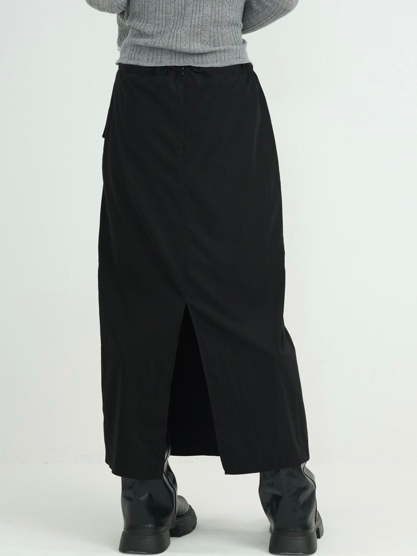 back slit long skirt