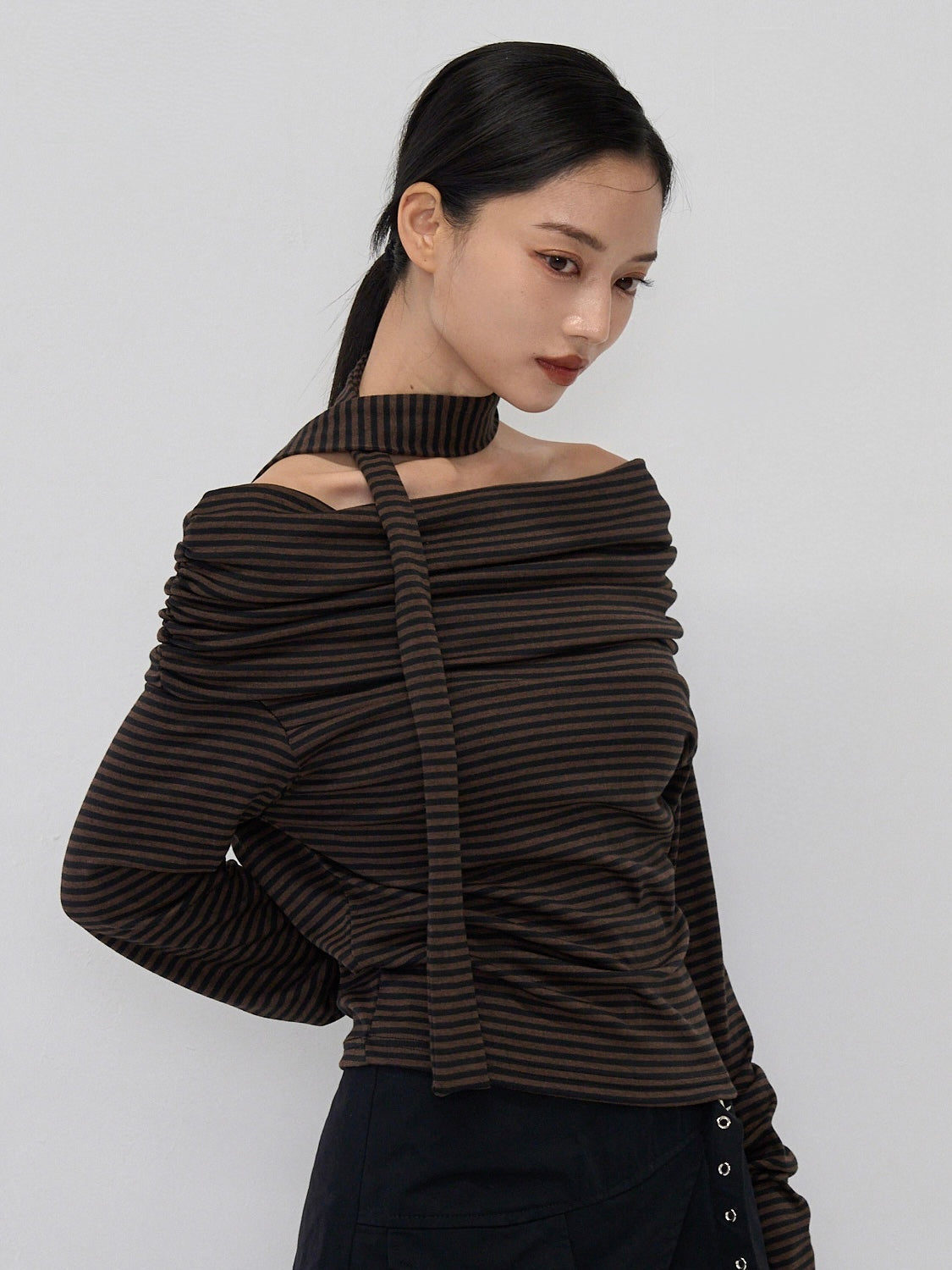 border offshoulder scarf tops