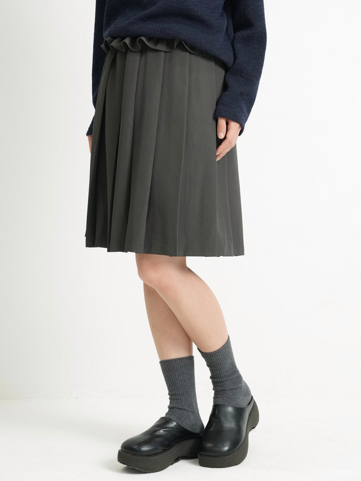 frill waist pleated skirt
