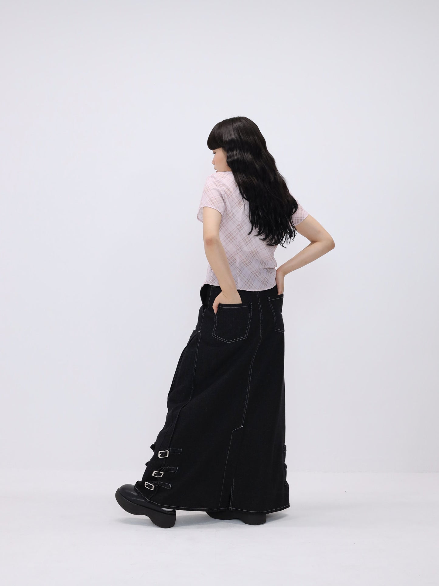 belt long denim skirt