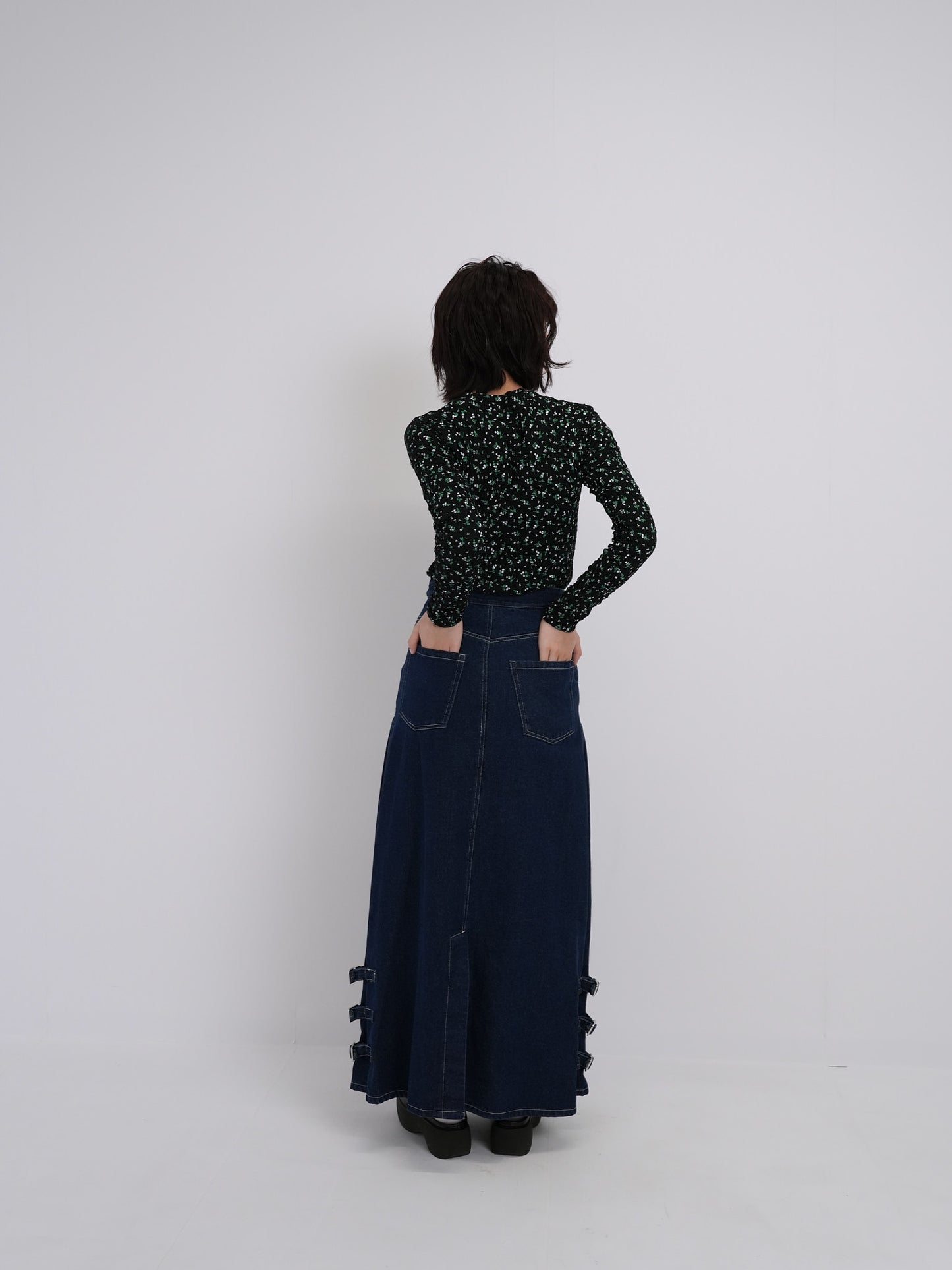 belt long denim skirt