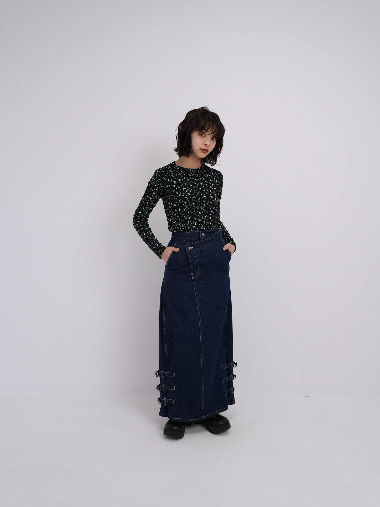 belt long denim skirt