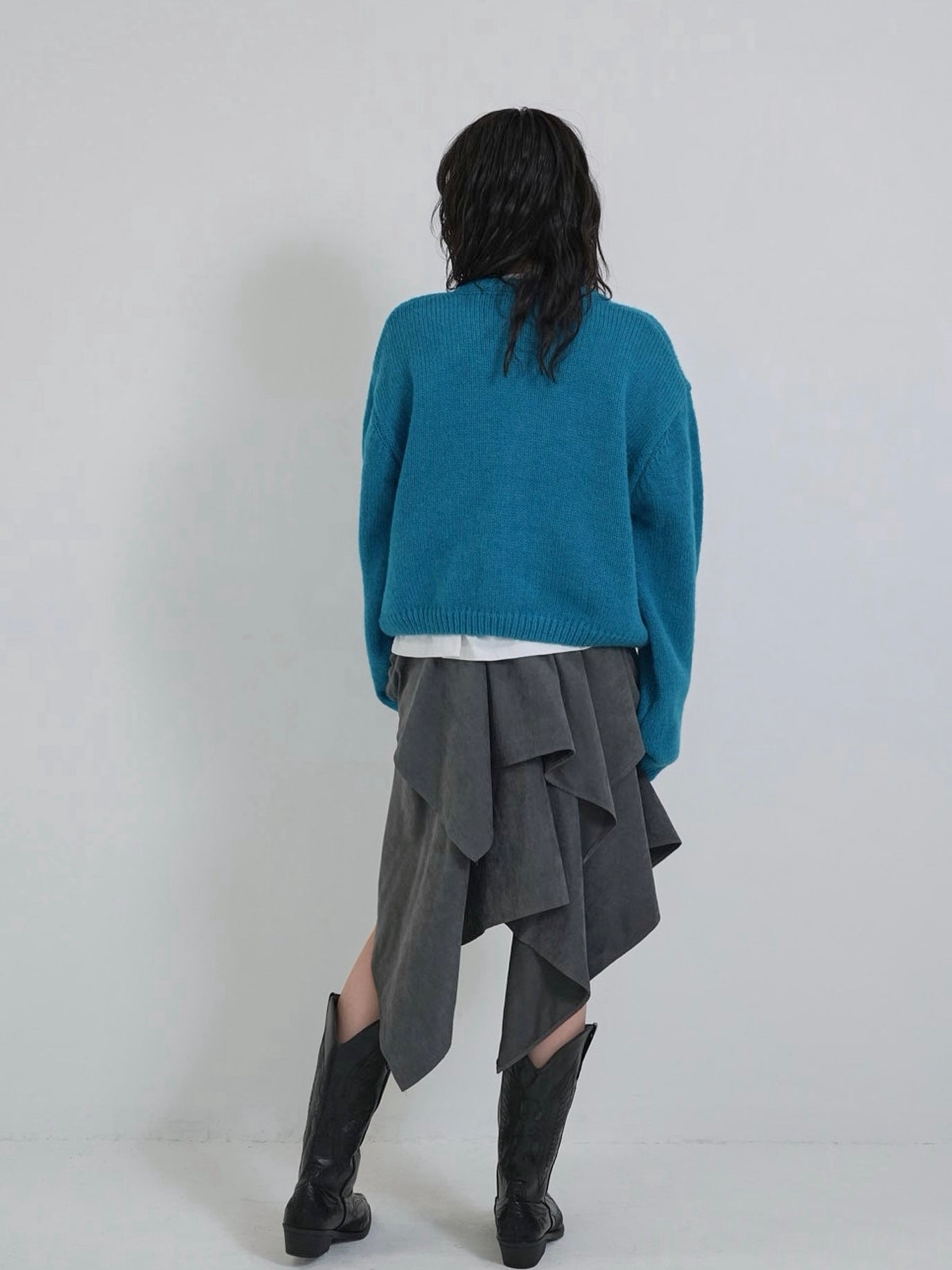 round neck cropped cardigan