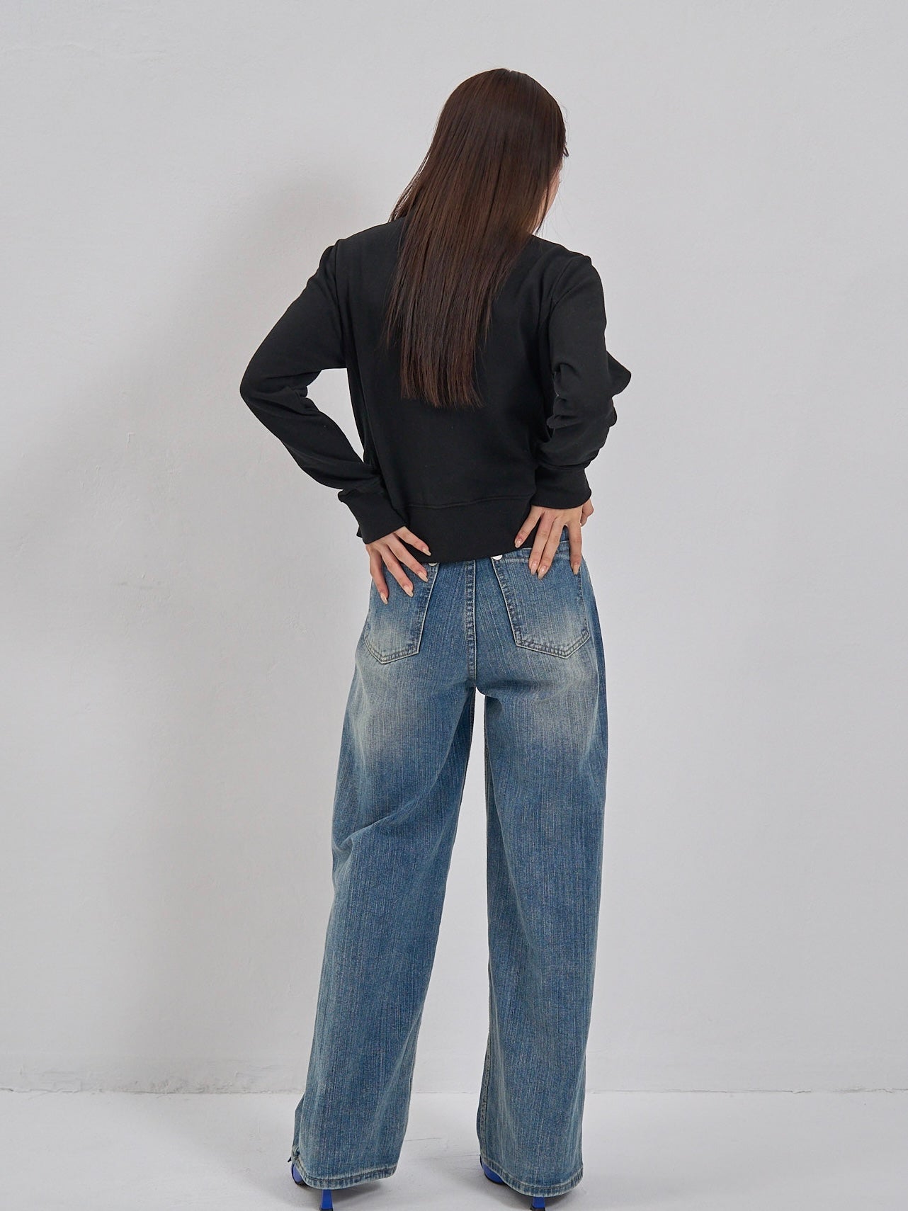 eyelet wave zip tops