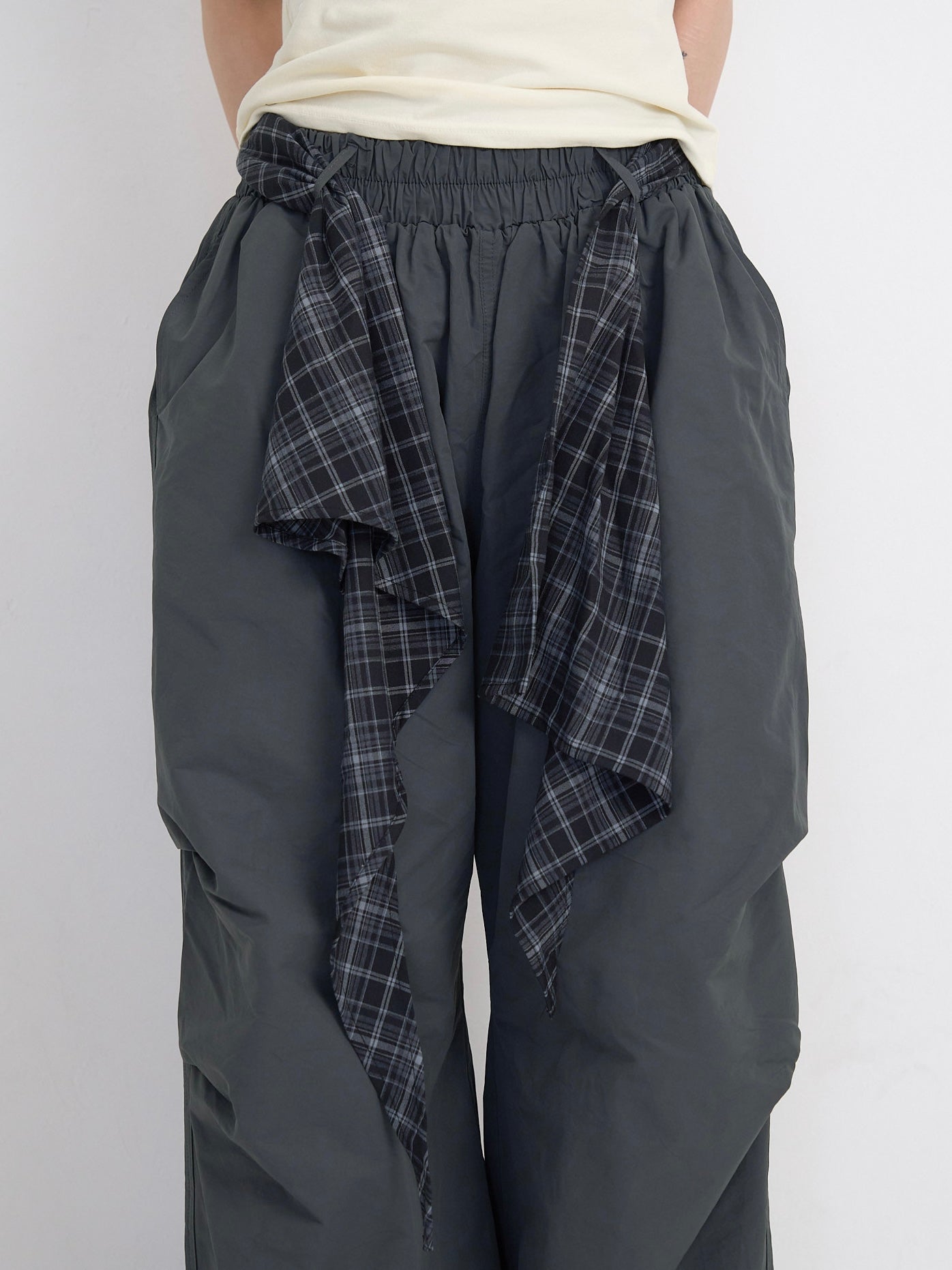 check loop wide pants
