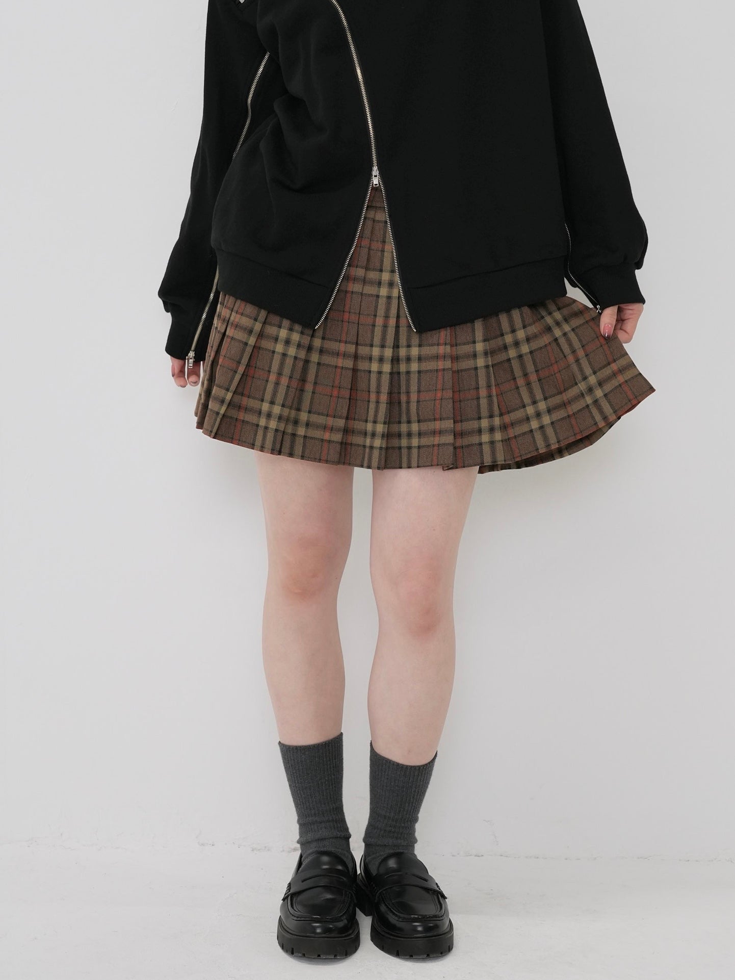 pleats mini skirt