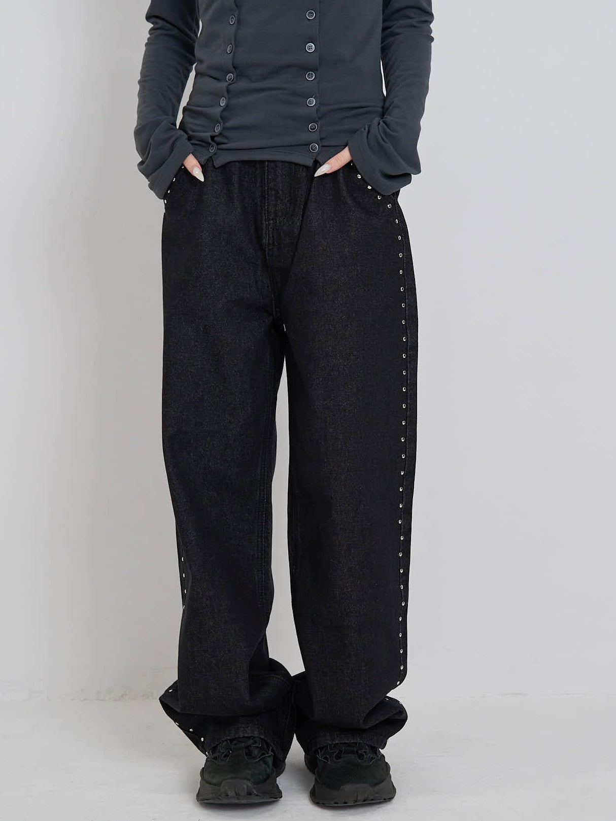 curve studs denim pants