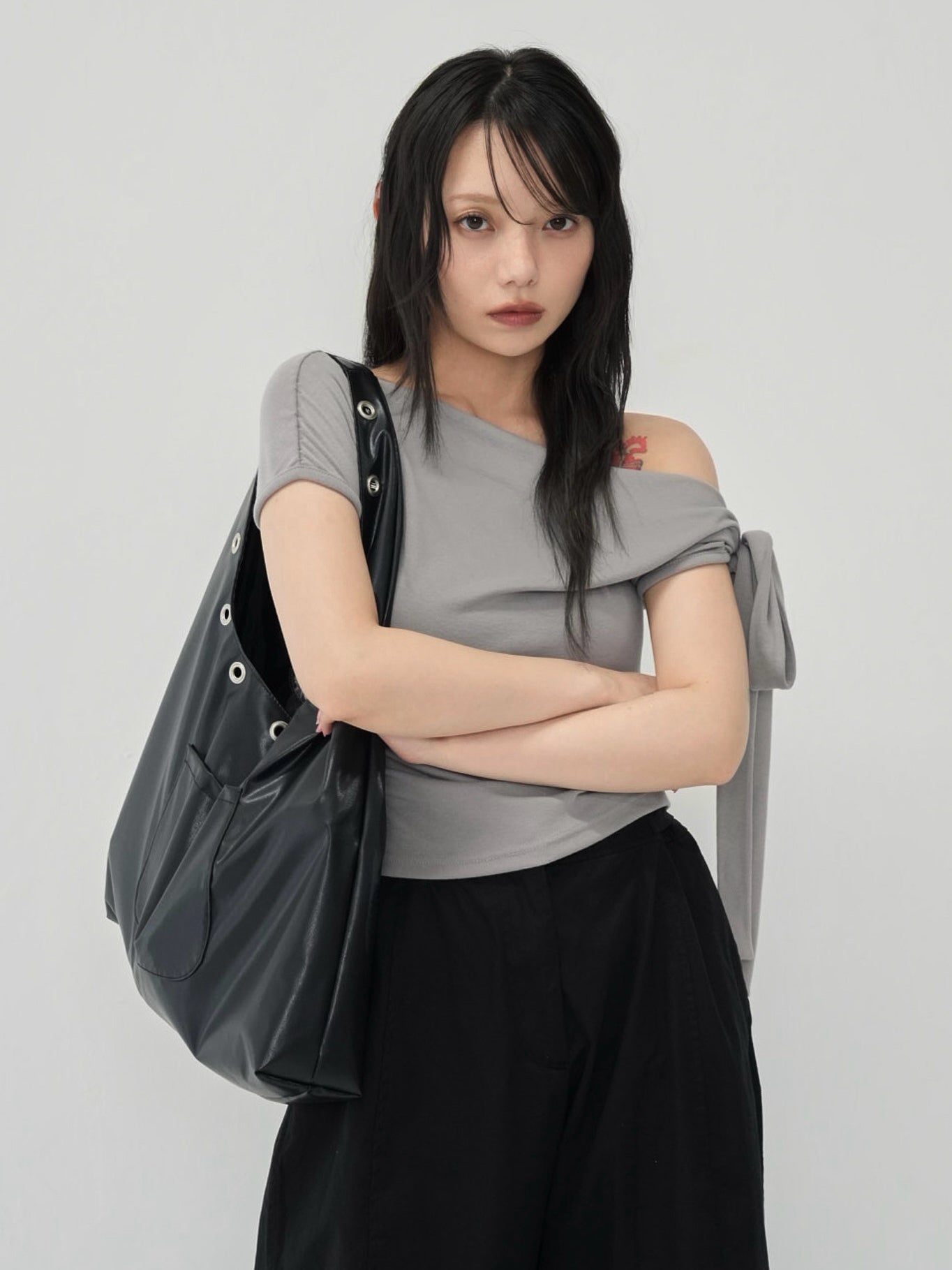 eyelet shoulder bag