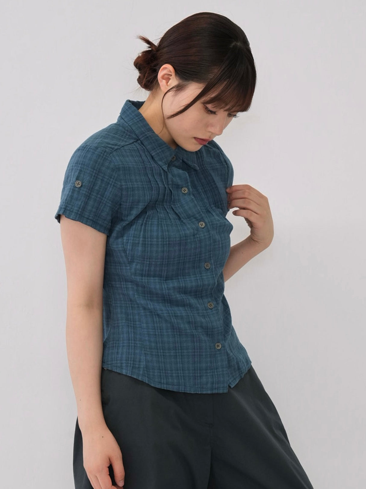 button sleeve check shirt