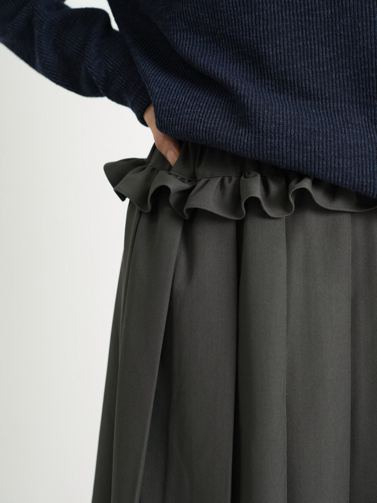 frill waist pleated skirt