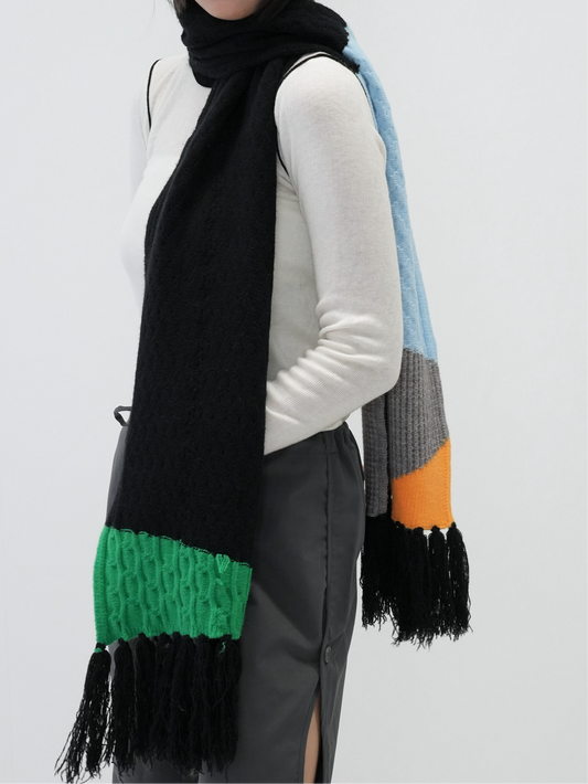 color knit muffler