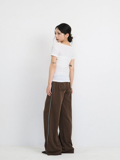 line detail wide sweat pants