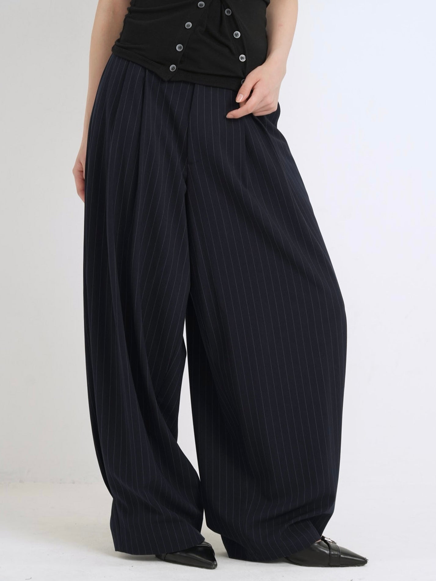 wide stripe tuck pants