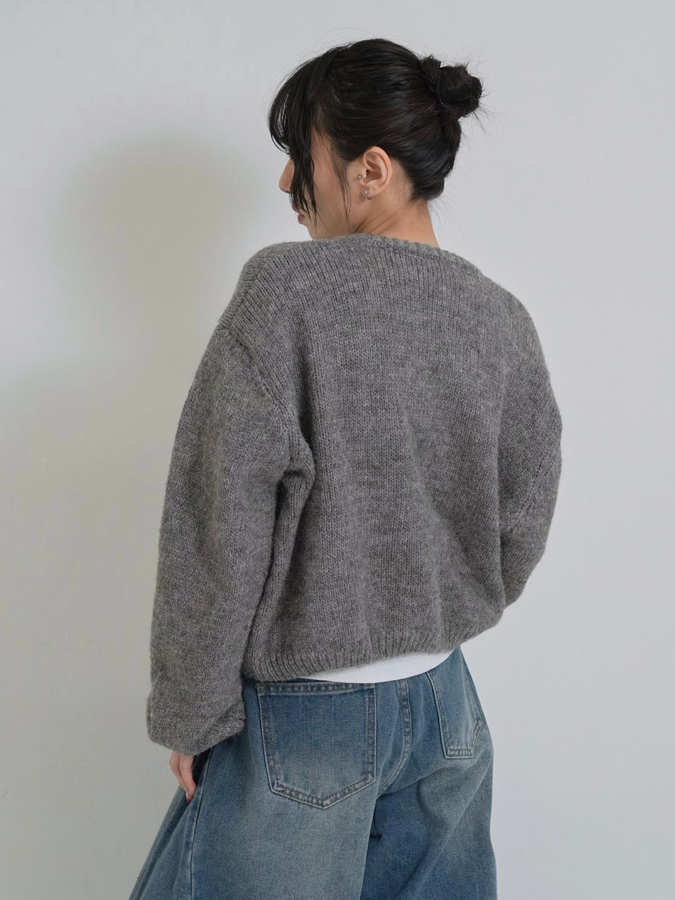 round neck cropped cardigan