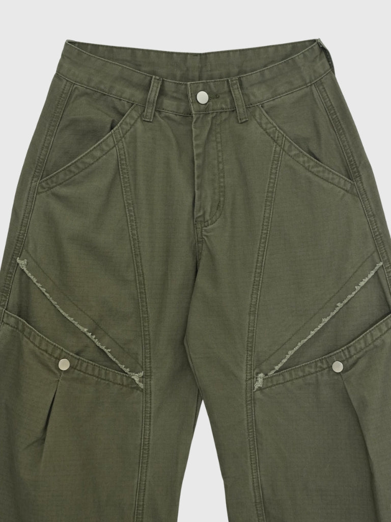 ‫low rise cargo pocket wide pants ‬