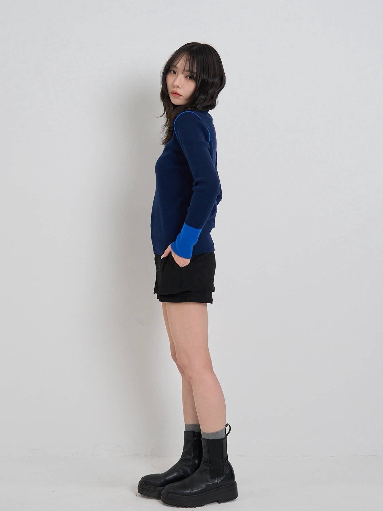 color point turtleneck knit