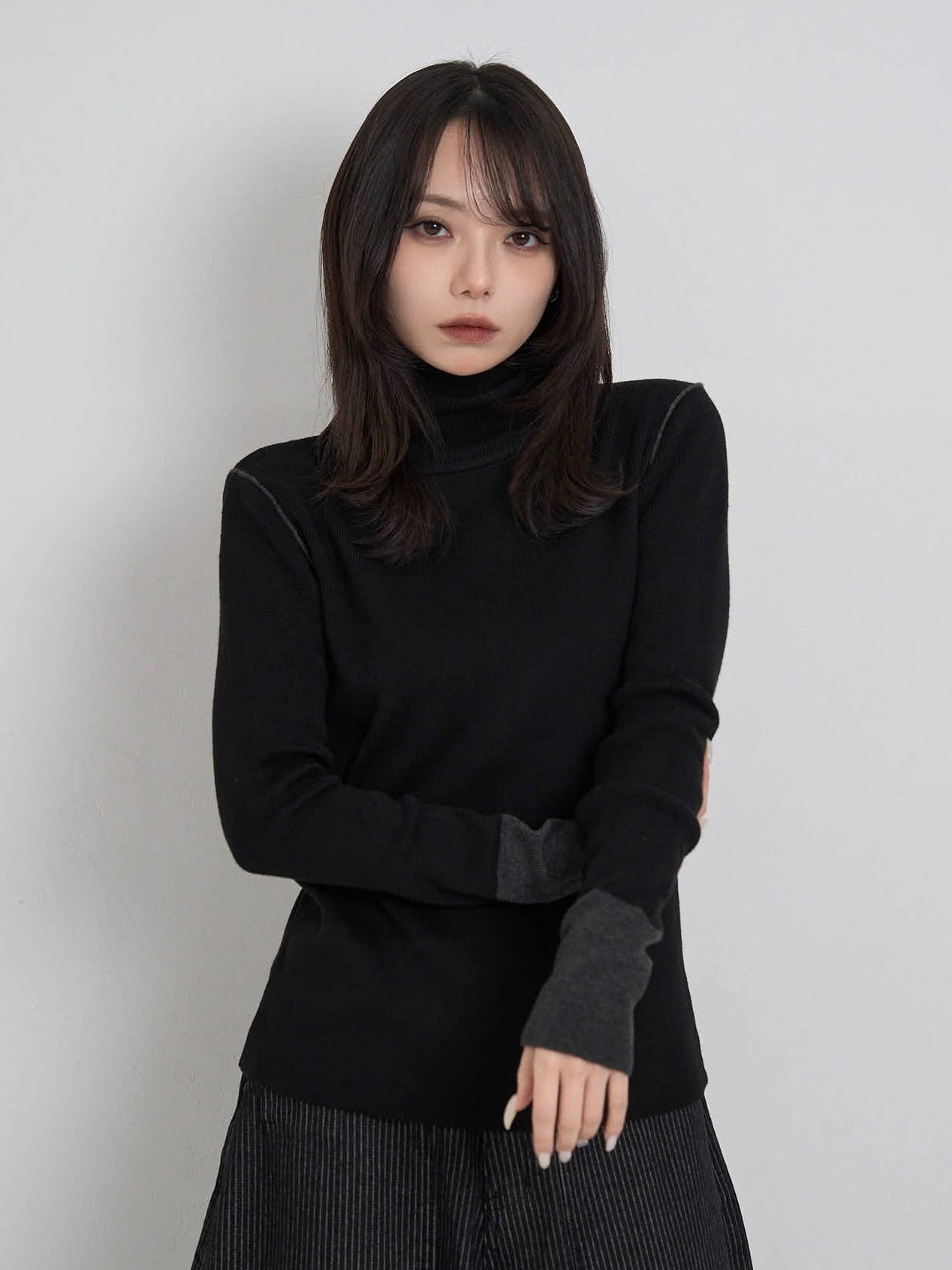 color point turtleneck knit