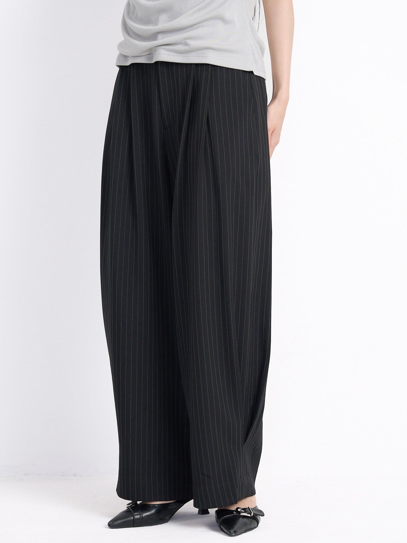 wide stripe tuck pants
