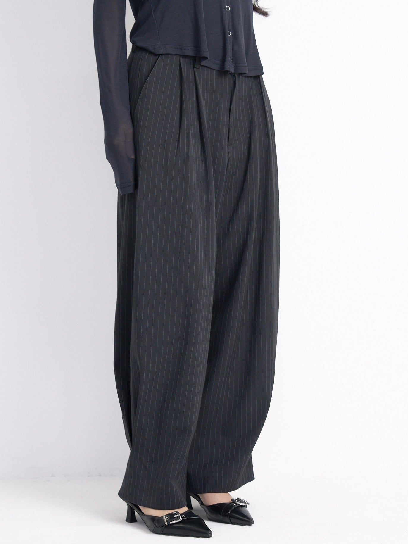 wide stripe tuck pants