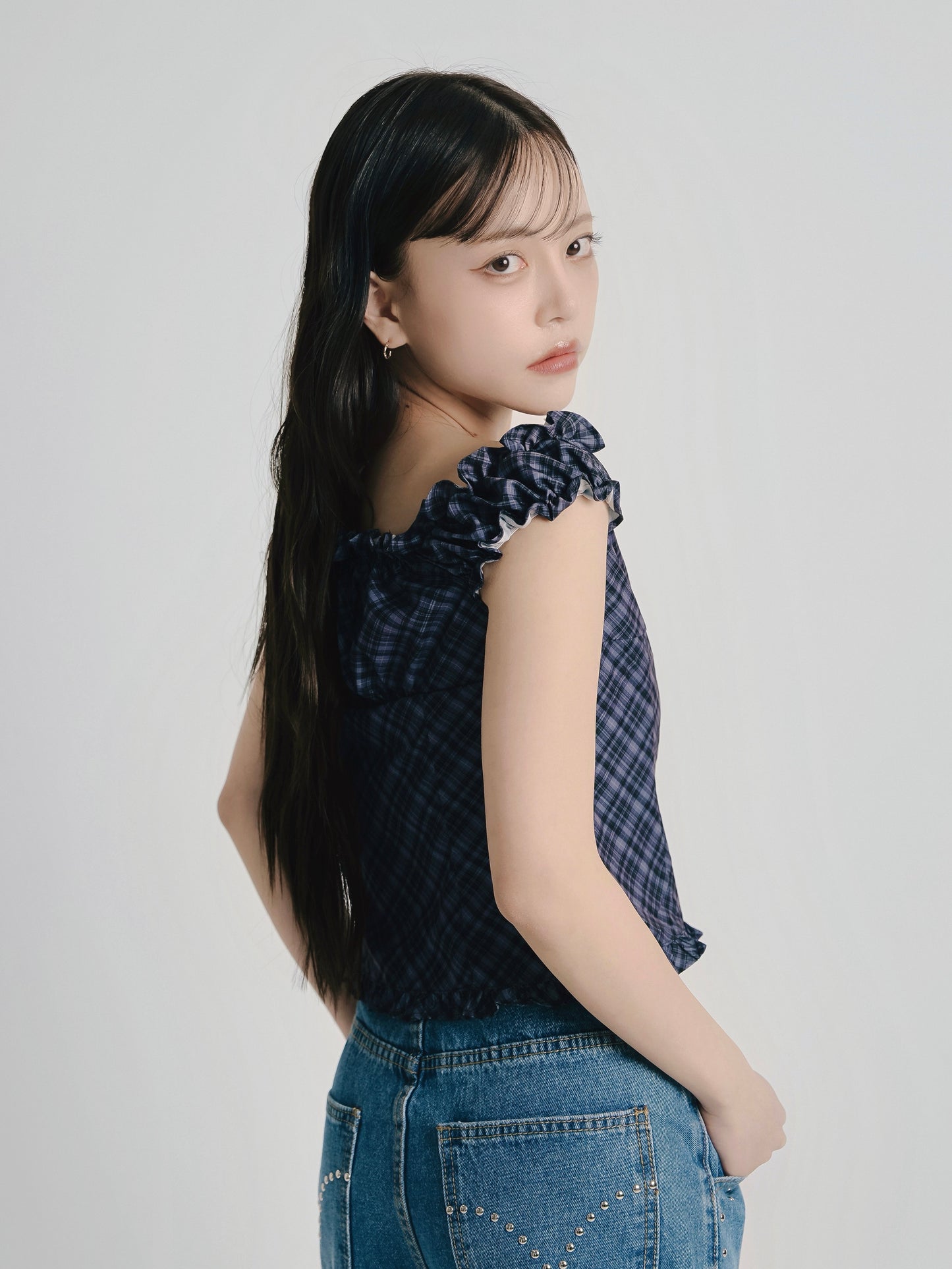 check frill sleeveless blouse