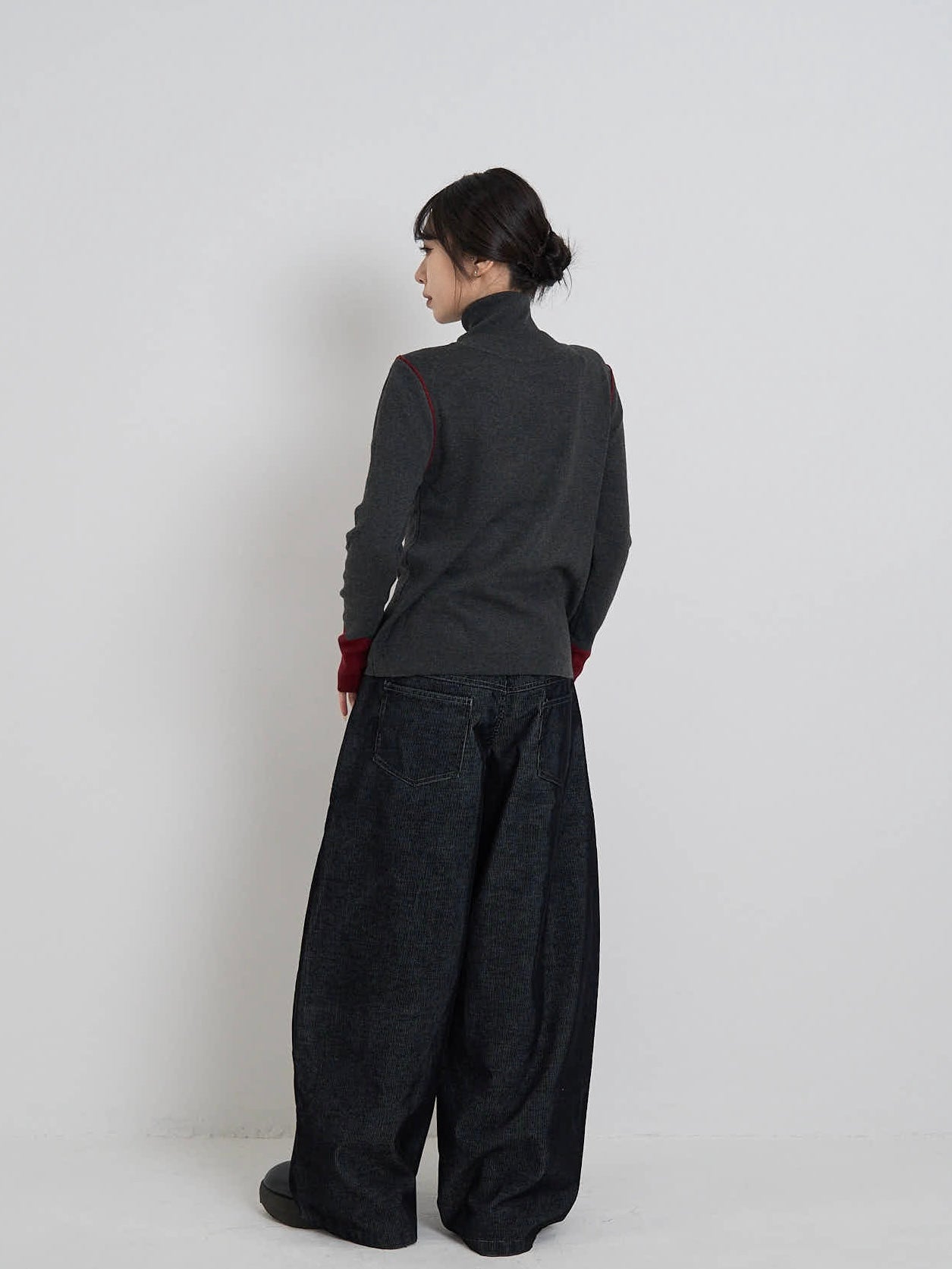 color point turtleneck knit