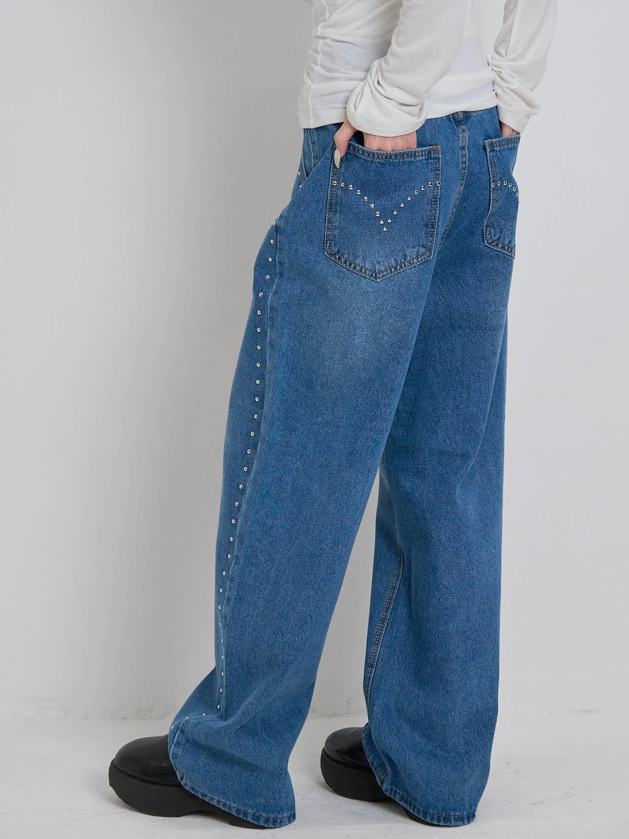 curve studs denim pants
