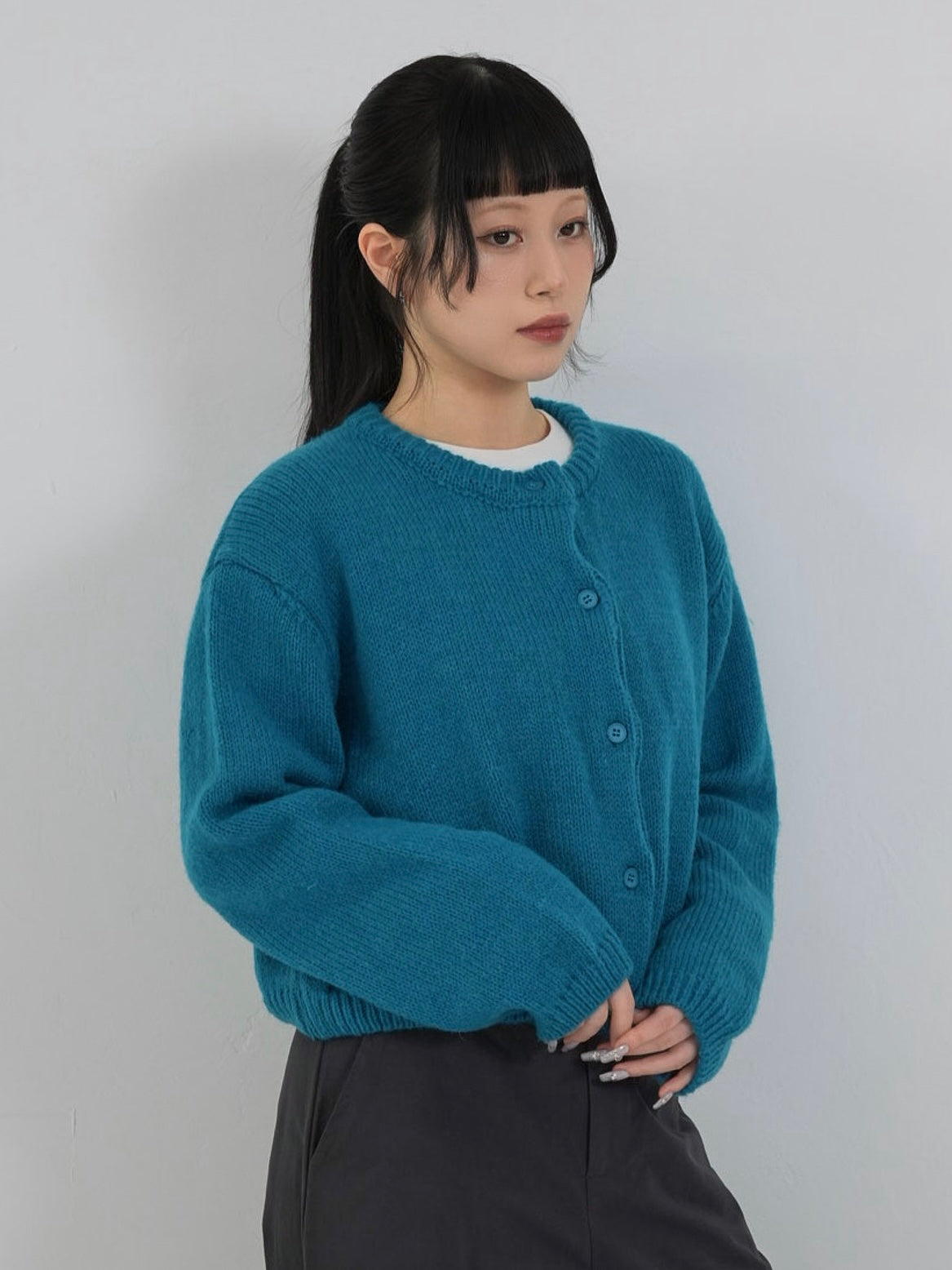 round neck cropped cardigan