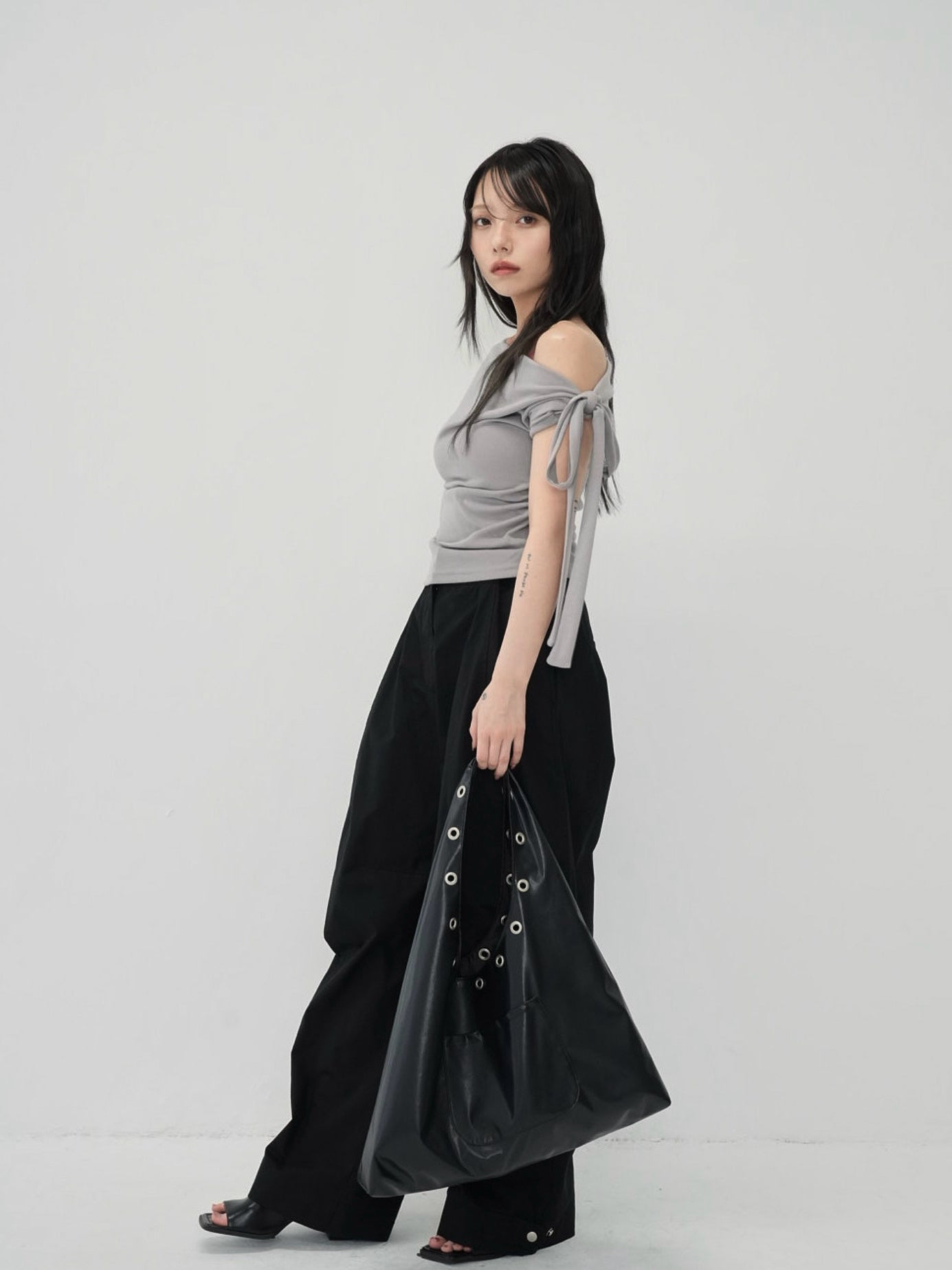 eyelet shoulder bag