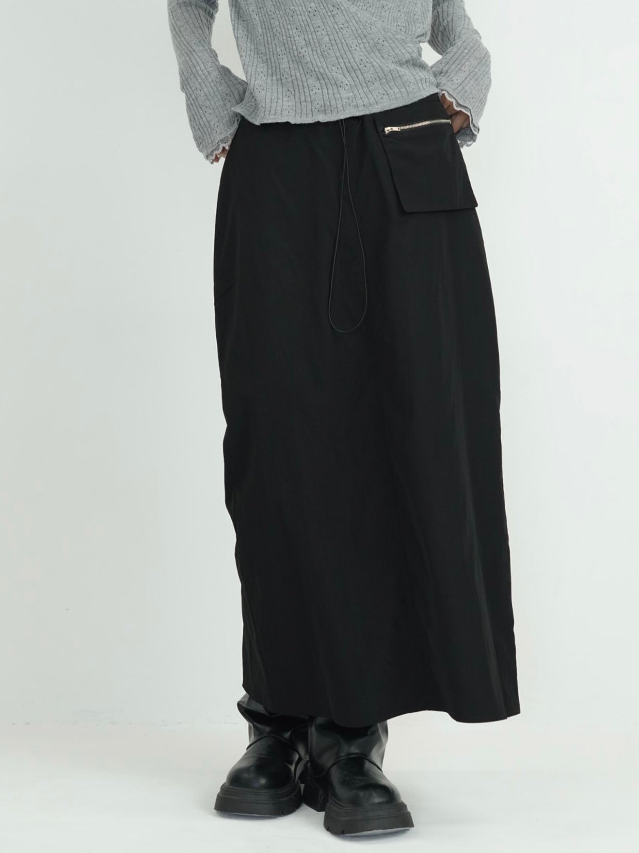 back slit long skirt