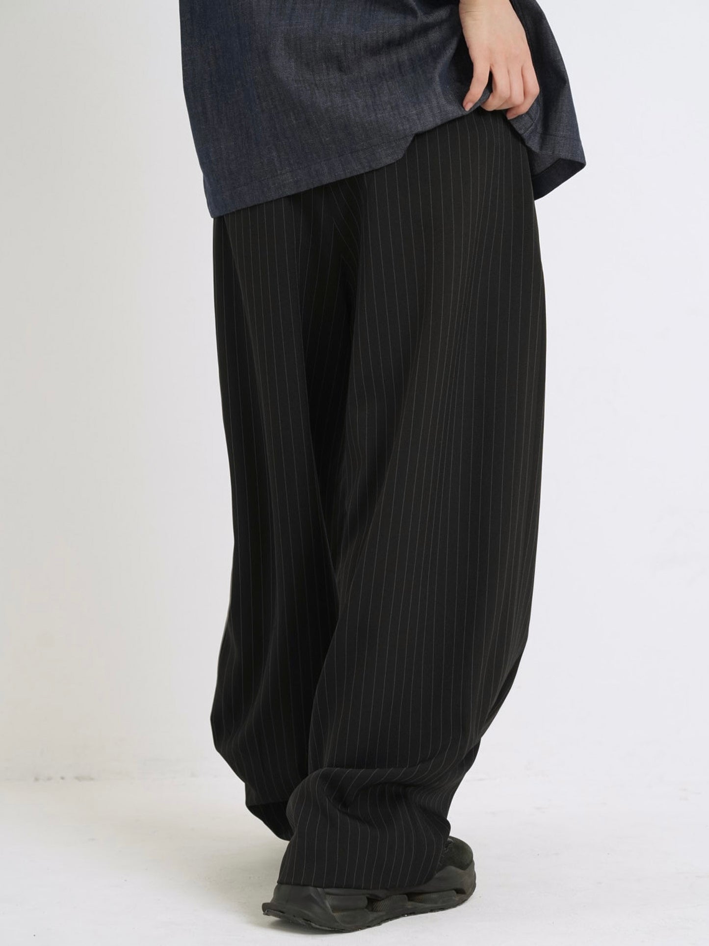wide stripe tuck pants
