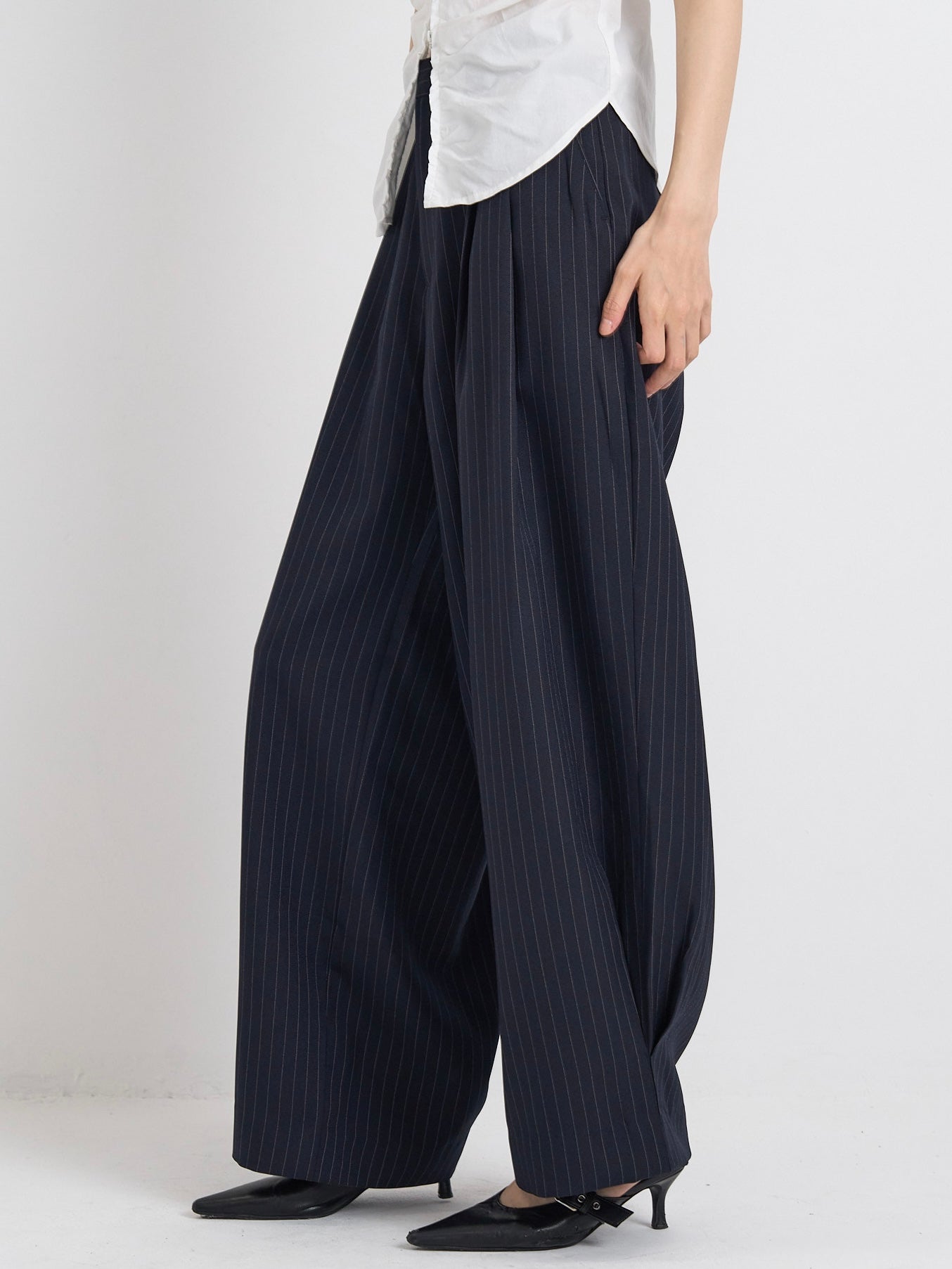 wide stripe tuck pants