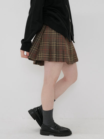 pleats mini skirt