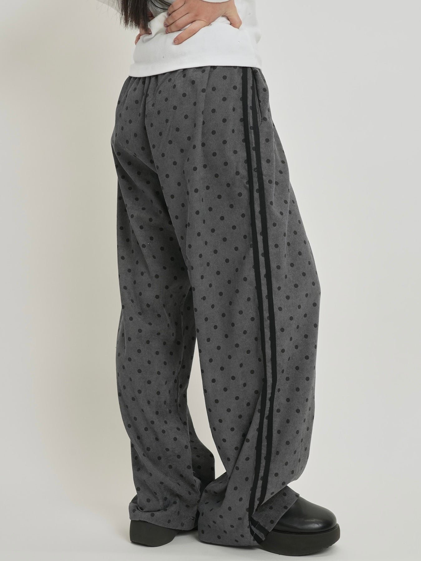 dot wide line pants