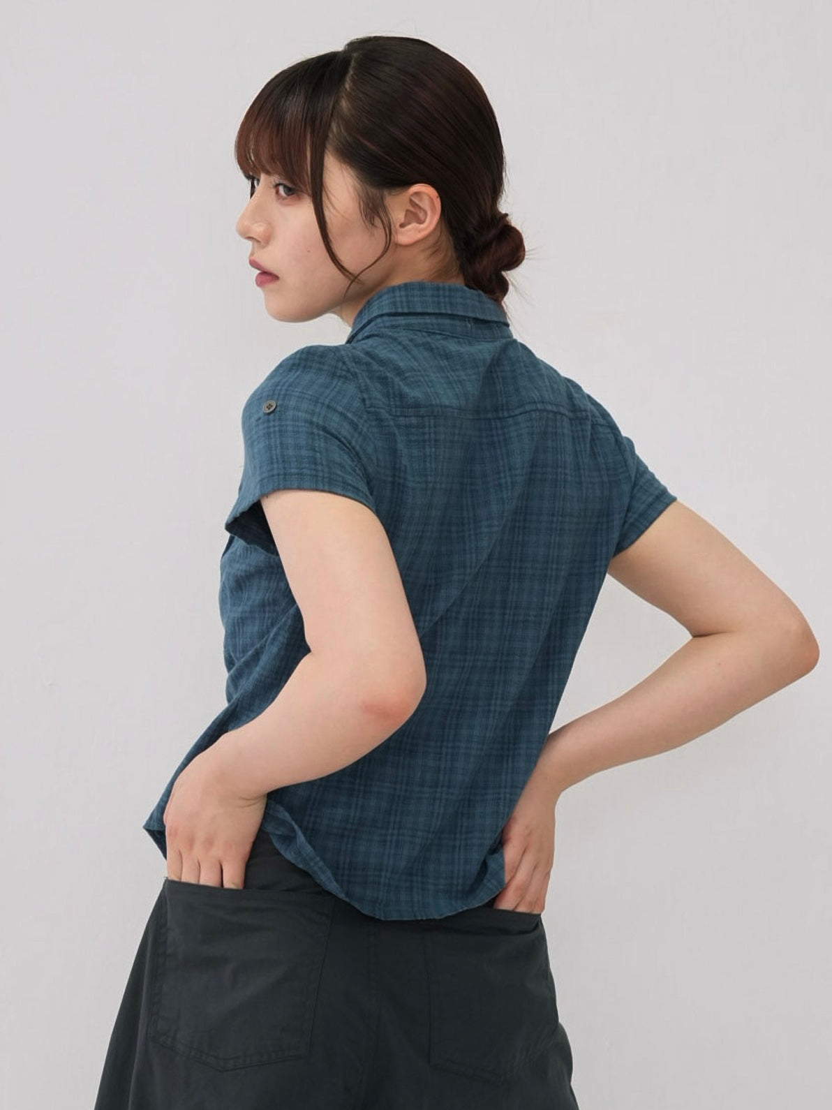 button sleeve check shirt