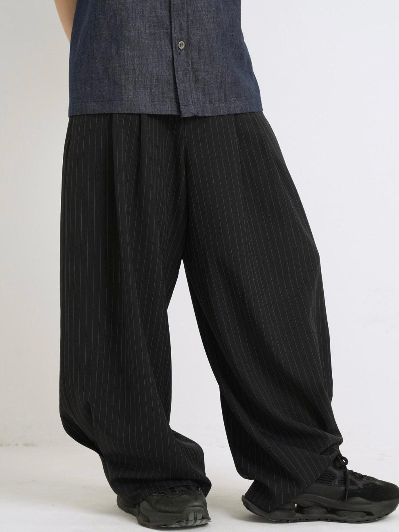 wide stripe tuck pants
