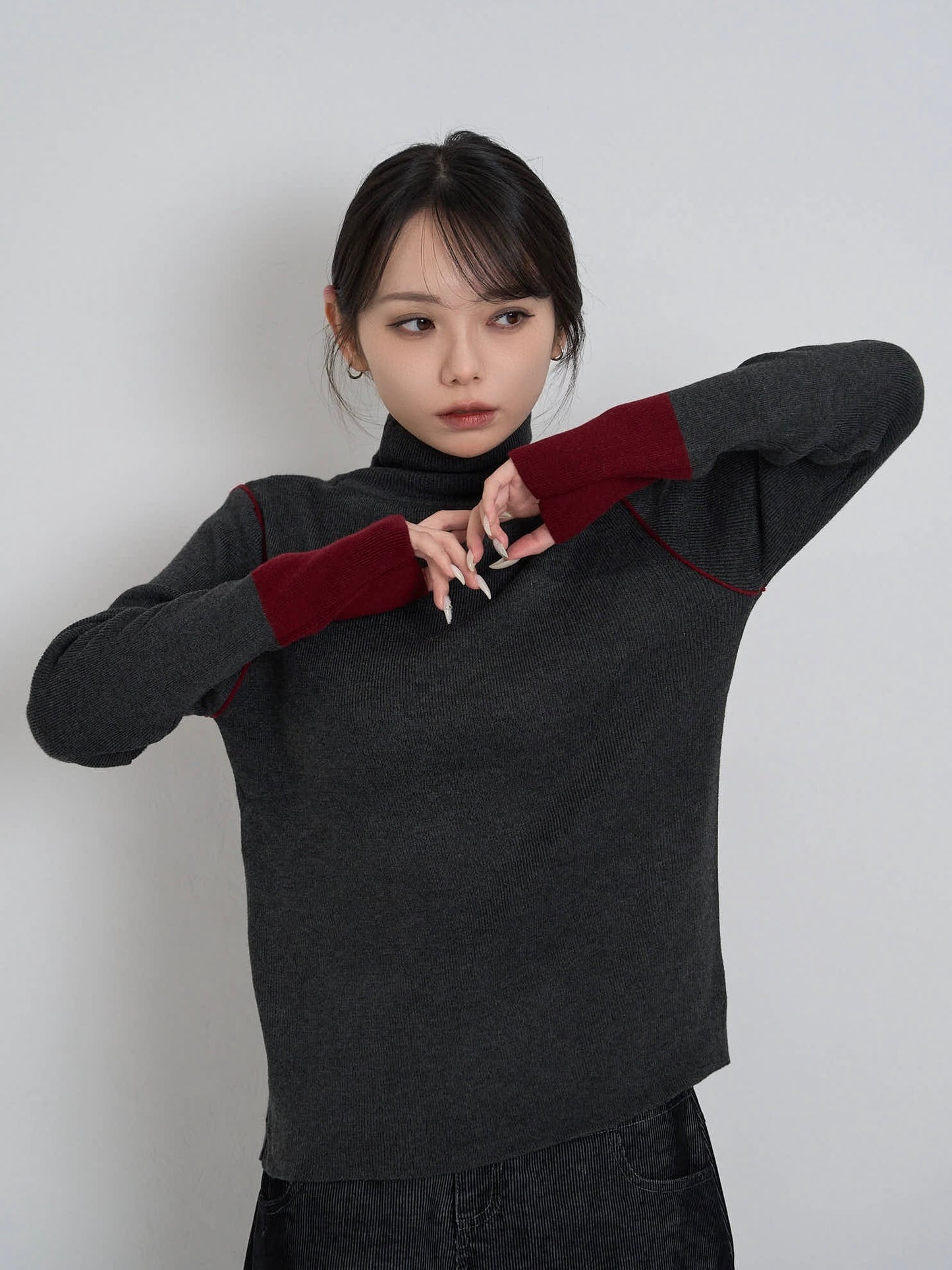color point turtleneck knit