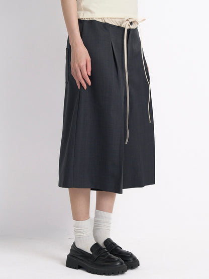wide silhouette half pants