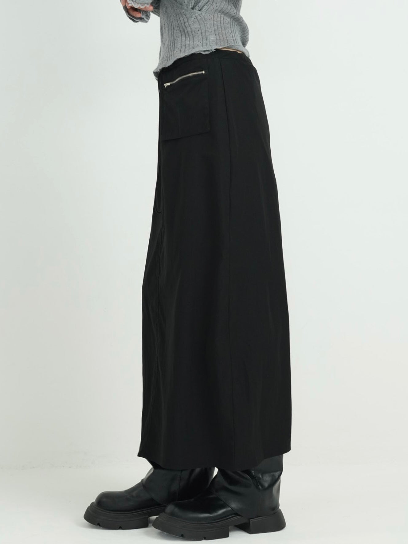 back slit long skirt