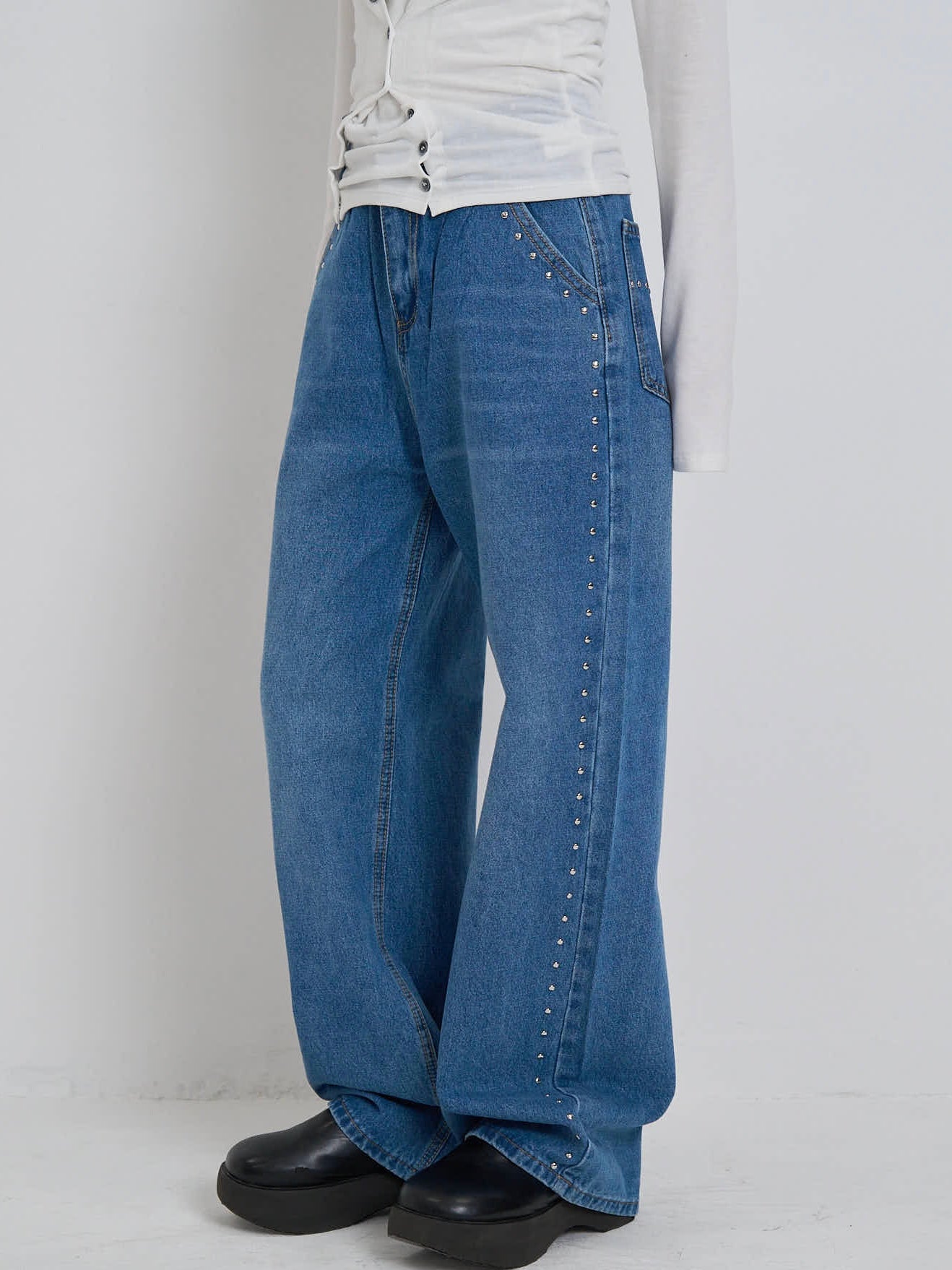 curve studs denim pants