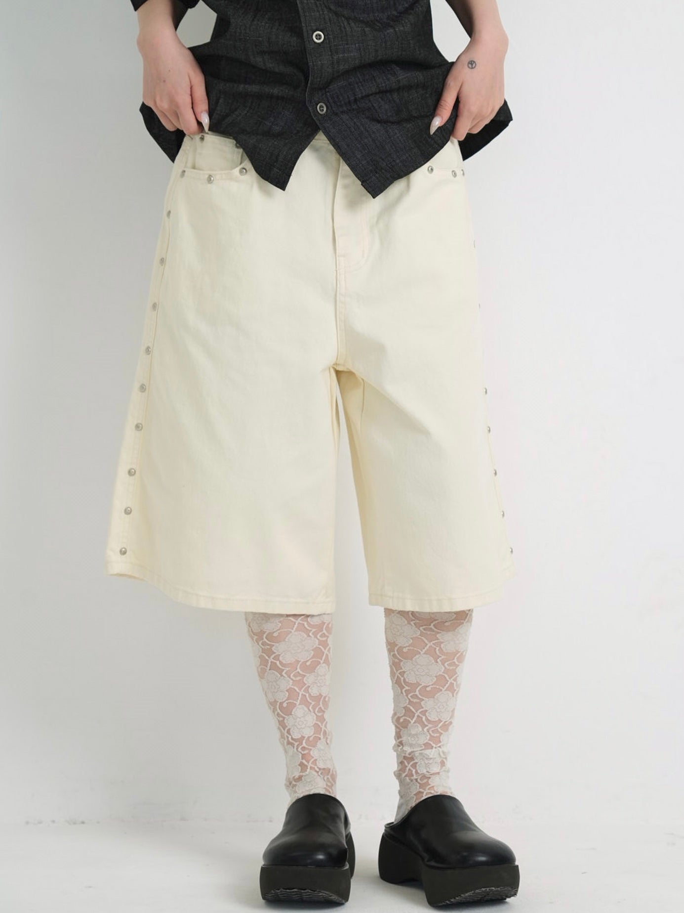 side stud bermuda pants