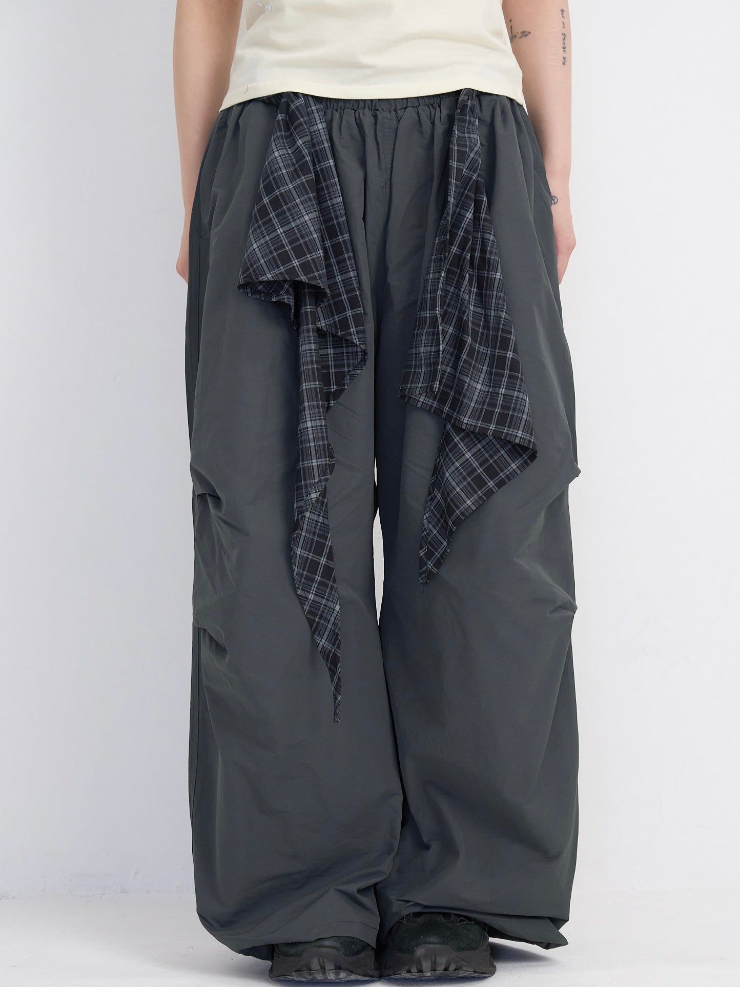 check loop wide pants