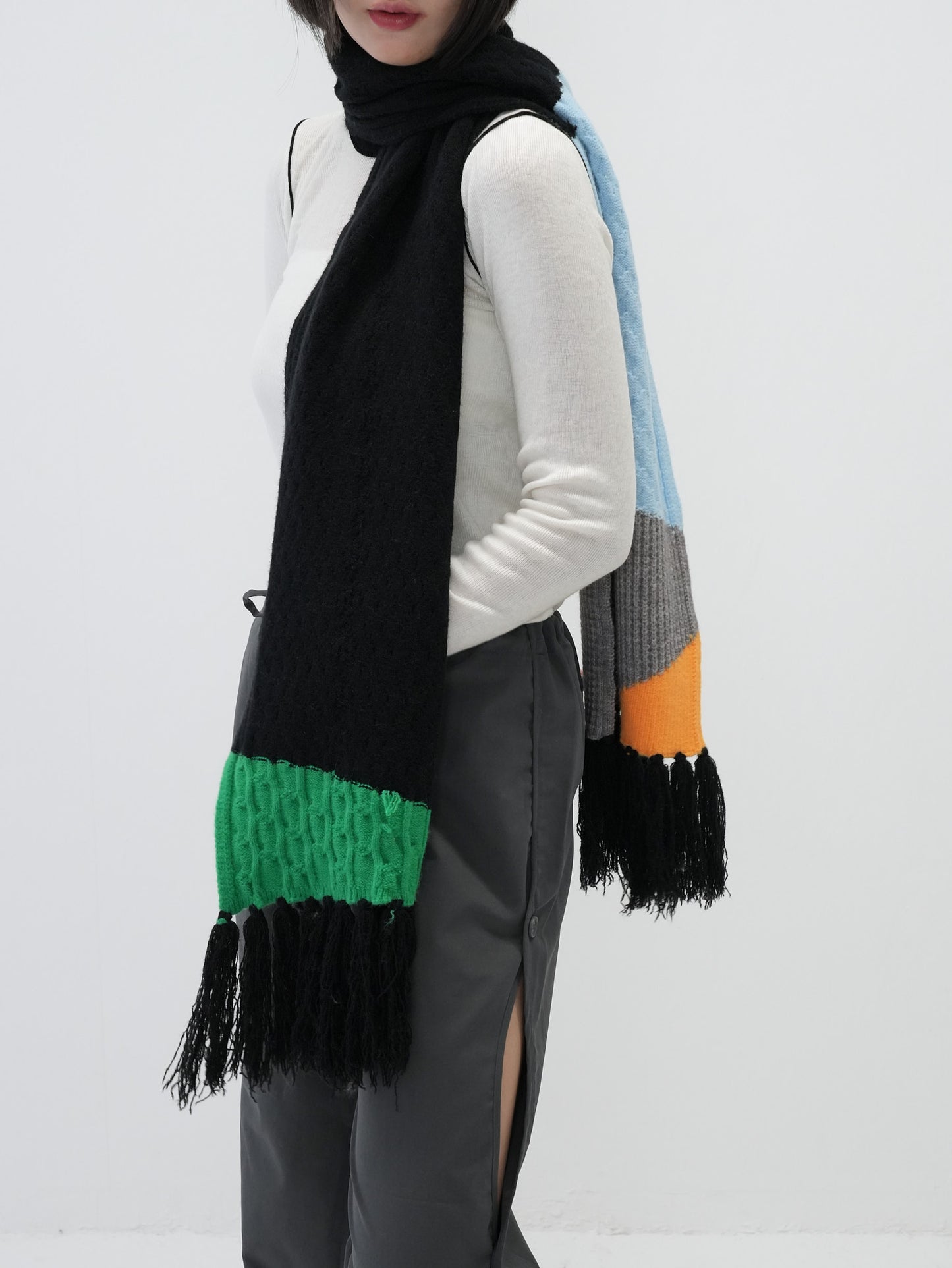 color knit muffler