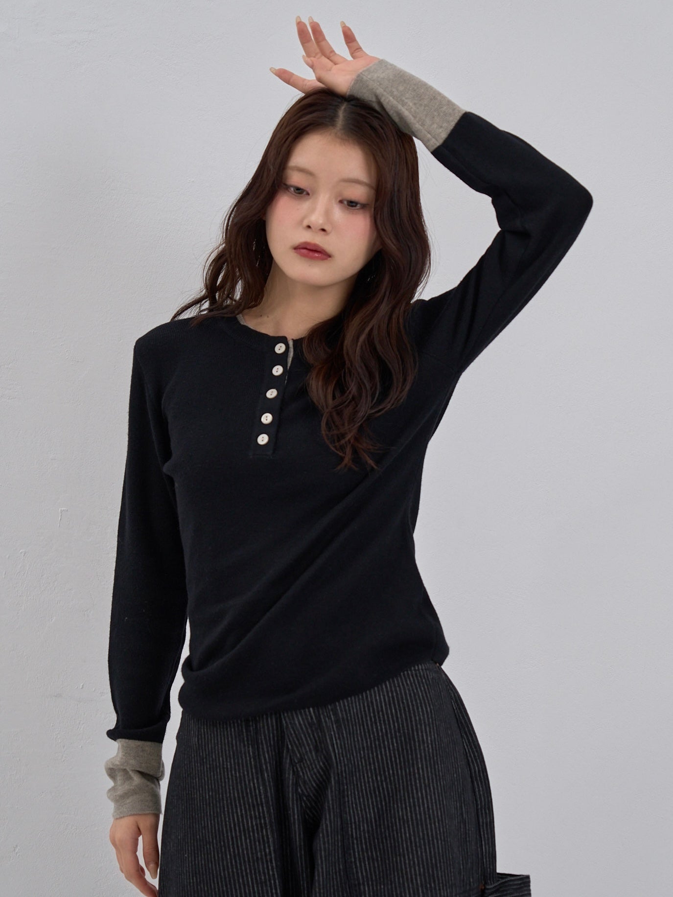 bicolor button round tops