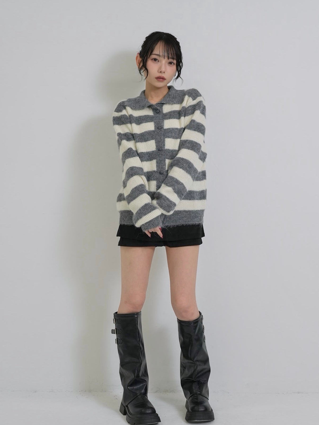 border color knit cardigan