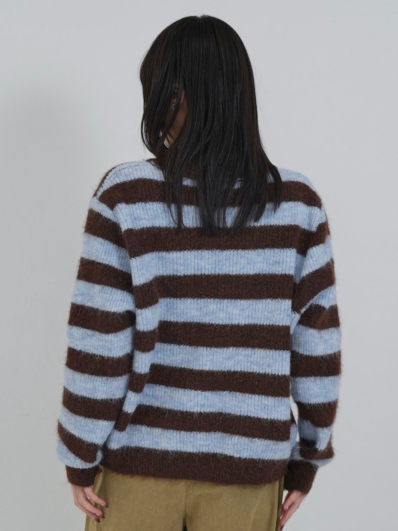 border color knit cardigan
