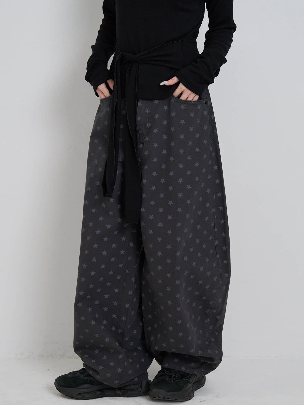 star dot balloon pants