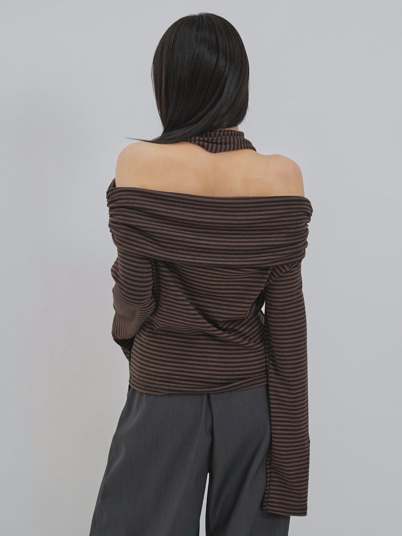 border offshoulder scarf tops