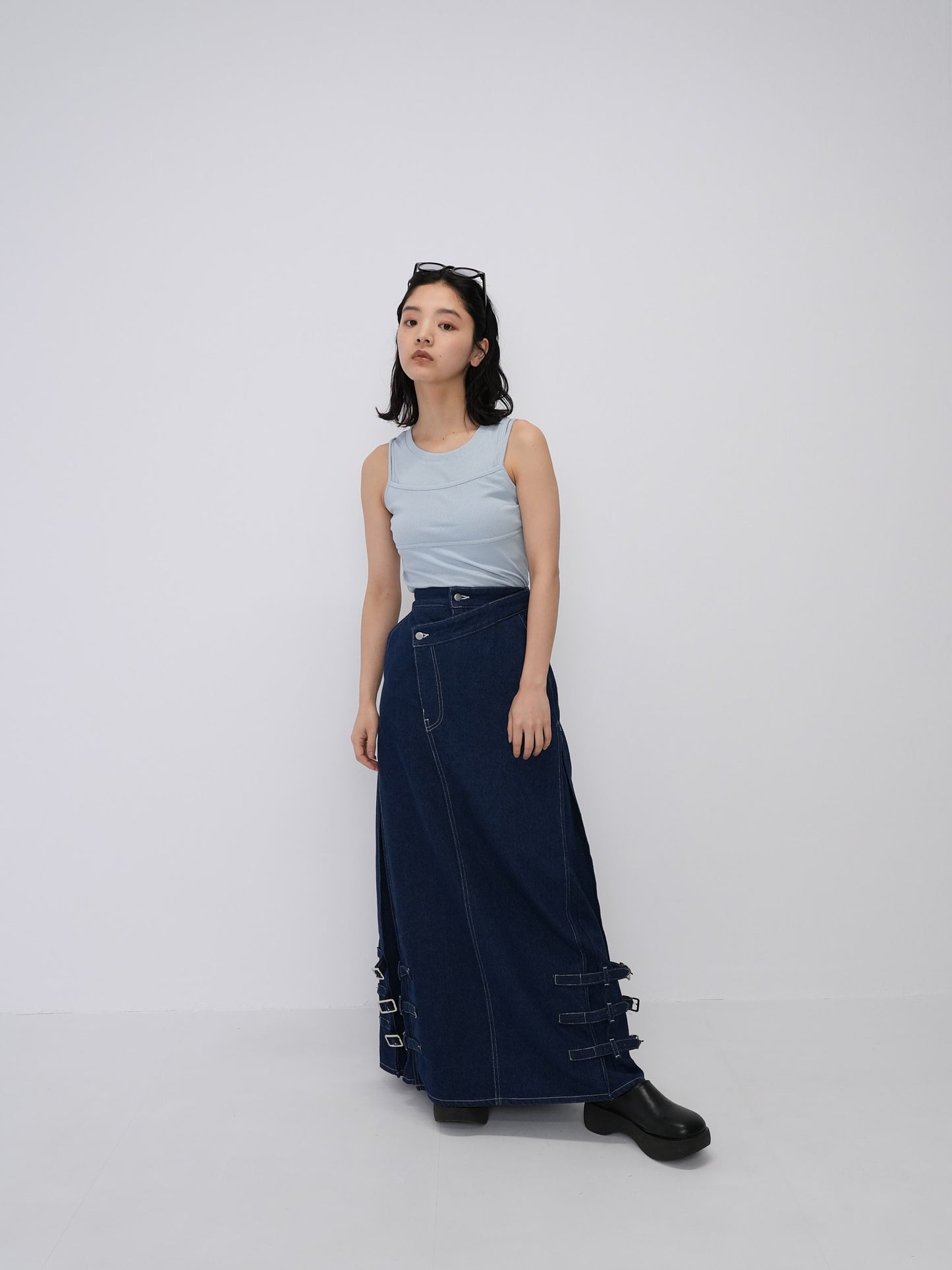 belt long denim skirt