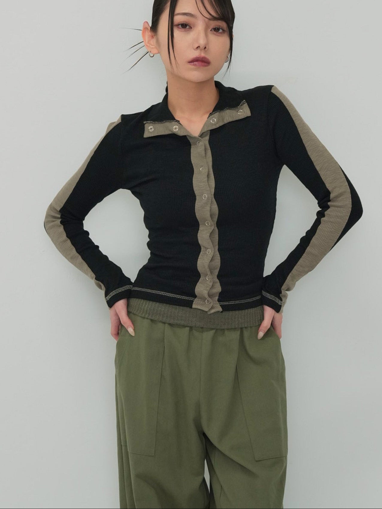 line tight high neck T